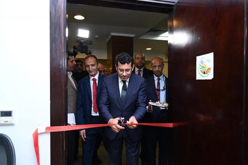 وزير الشباب والرياضة ومحافظ القاهرة يشهدان حفل تسليم شهادة ”الأيزو” ويفتتح وحدة ضمان الجودة بمركز التنمية الشبابية بالجزيرة