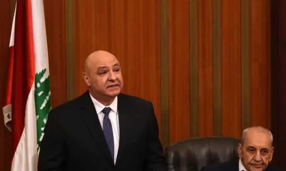 رئيس لبنان يدين بشدة الاعتداء الذي استهدف مسجدا في حمص السورية أثناء الصلاة