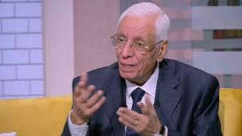 هل هناك فرق بين العلاج والشفاء؟.. حسام موافي يجيب