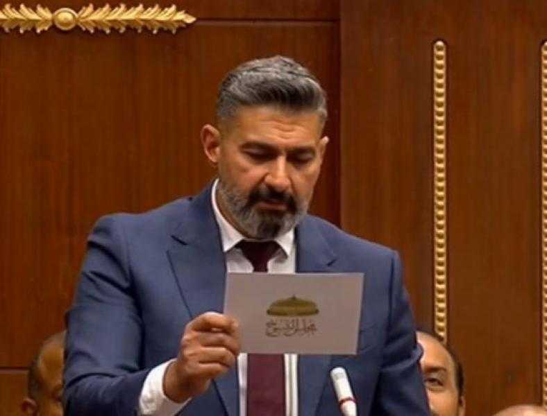 ياسر جلال: أنا نائب فرفوش جدًا.. والبدلة والكرافتة لابسها بس علشان الصورة