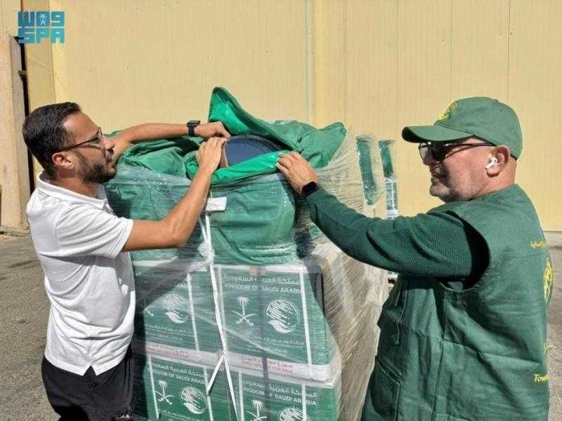 الطائرة الإغاثية السعودية الـ69 تصل العريش محمّلة بالمساعدات إلى غزة