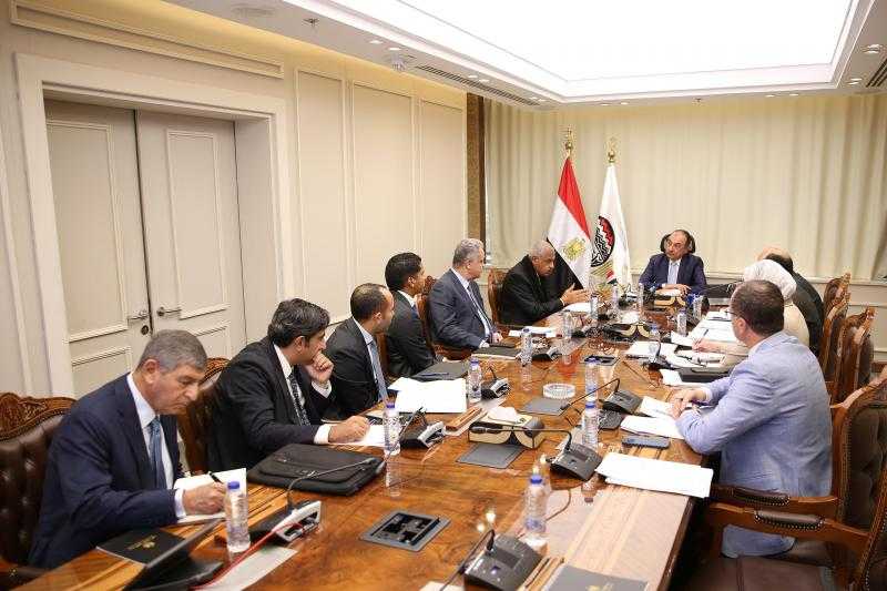 وزير قطاع الأعمال يبحث مع مجموعة ”طلعت مصطفى” تعزيز التعاون في المشروعات السياحية والفندقية