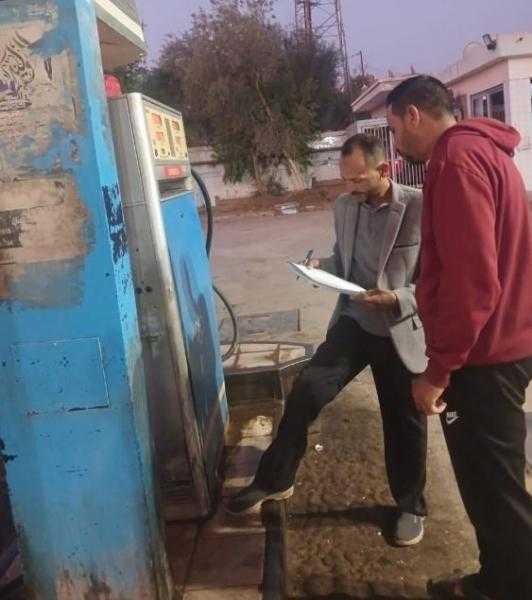 الوادي الجديد: متابعة مواقف سيارات الأجرة ومحطات الوقود للتأكد من الالتزام بالتعريفة الجديدة