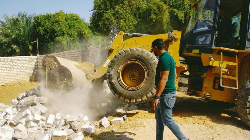 محافظ أسيوط: إزالة 95 حالة تعدي واسترداد أكثر من 2000 فدان ضمن المرحلة الثالثة من الموجة الـ27 لإزالة التعديات