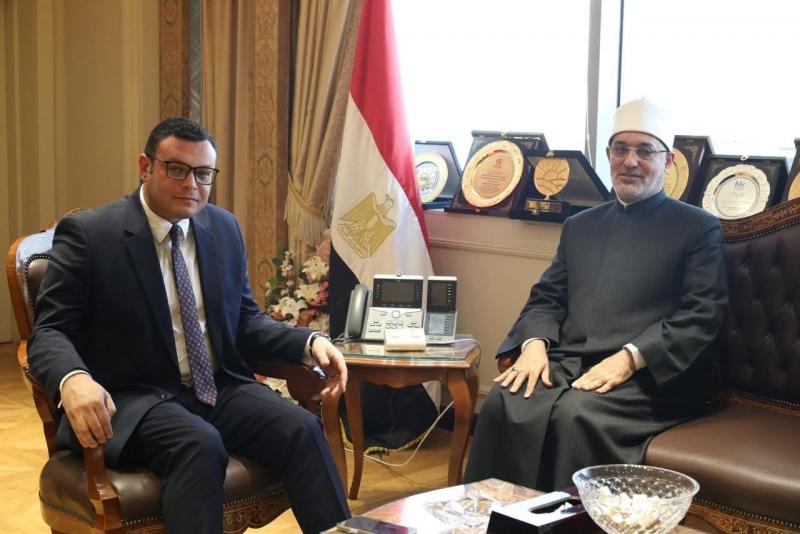 وزير الإسكان يستقبل مفتي الجمهورية لبحث تخصيص مقرات لدار الإفتاء في المدن الجديدة