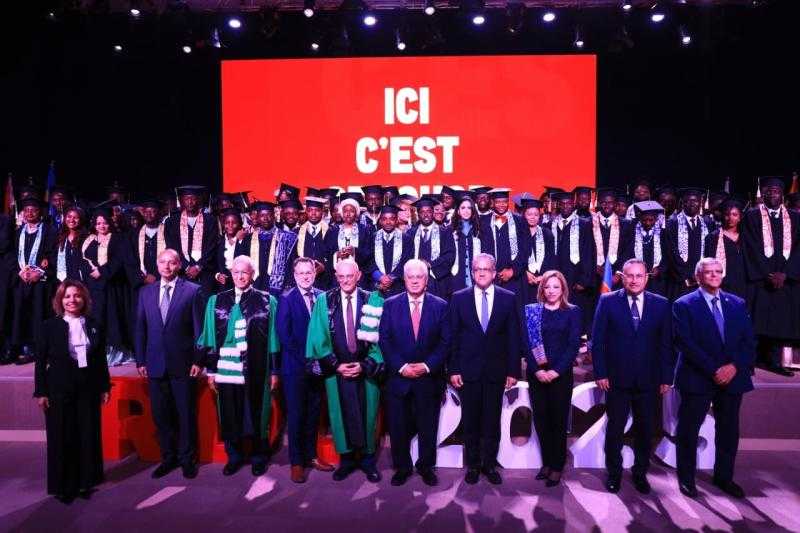 وزير التعليم العالي يشهد حفل تخرج الدفعة الـ 19 من جامعة سنجور بالإسكندرية