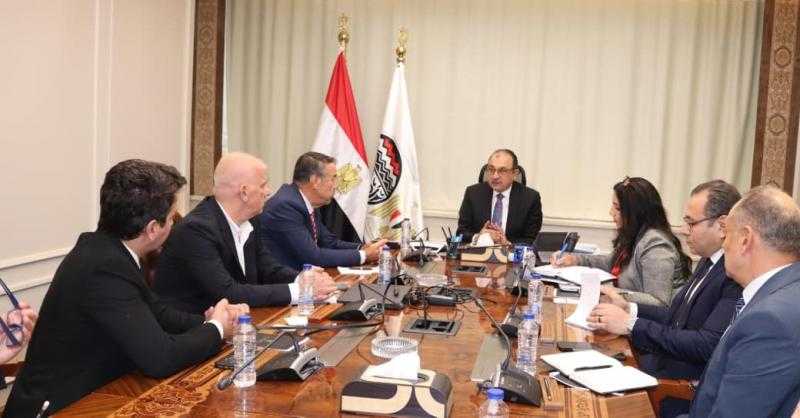 وزير قطاع الأعمال يستقبل رئيس اروجلو العالمية لبحث الاستثمار وإدارة وتشغيل مصانع غزل ونسيج جديدة