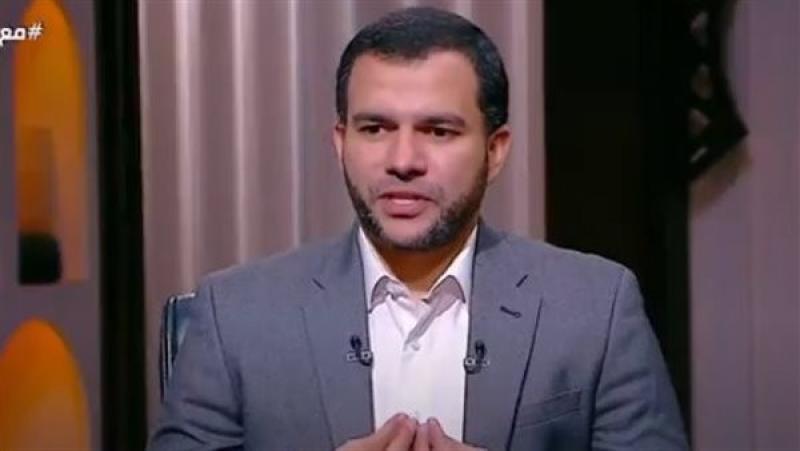هل شدّ الرحال لزيارة مساجد آل البيت مخالف للسنة؟.. أستاذ فقه يجيب