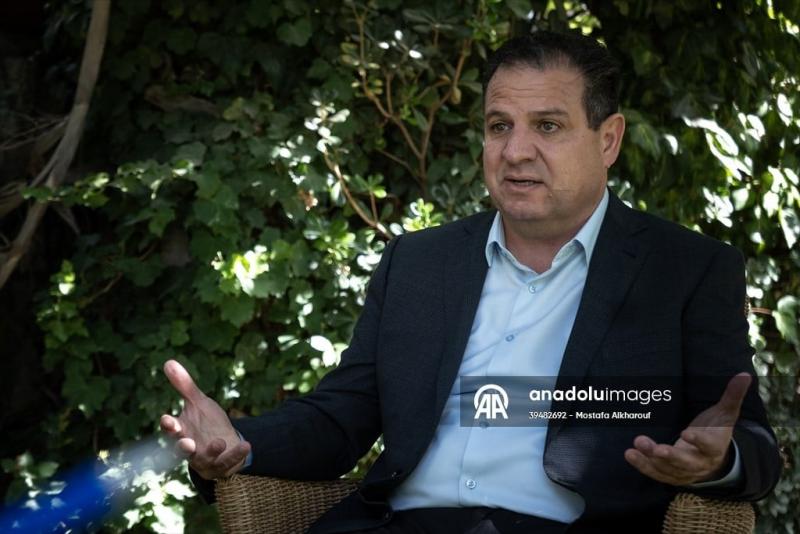 النائب العربي بالكنيست أيمن عودة: نسعى لمنع نتنياهو من تشكيل حكومة جديدة.. والضفة هدفه المقبل