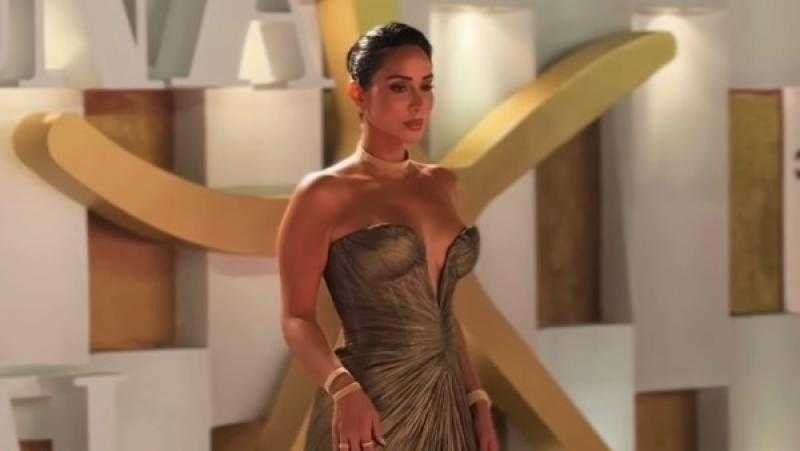 بسنت شوقي تخطف الأنظار بإطلالة جريئة من مهرجان الجونة