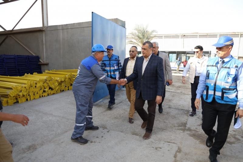 وزير الإنتاج الحربي يتابع مراحل التصنيع العسكري والمدني بشركة حلوان للآلات والمعدات «مصنع 999 الحربي»| صور