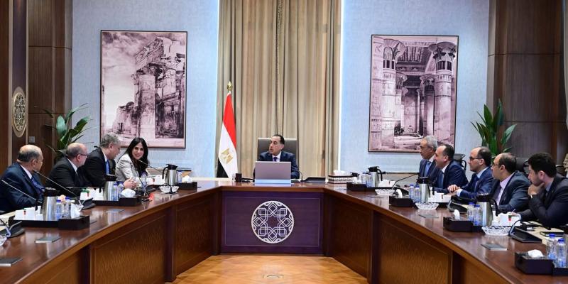 خط أحمر