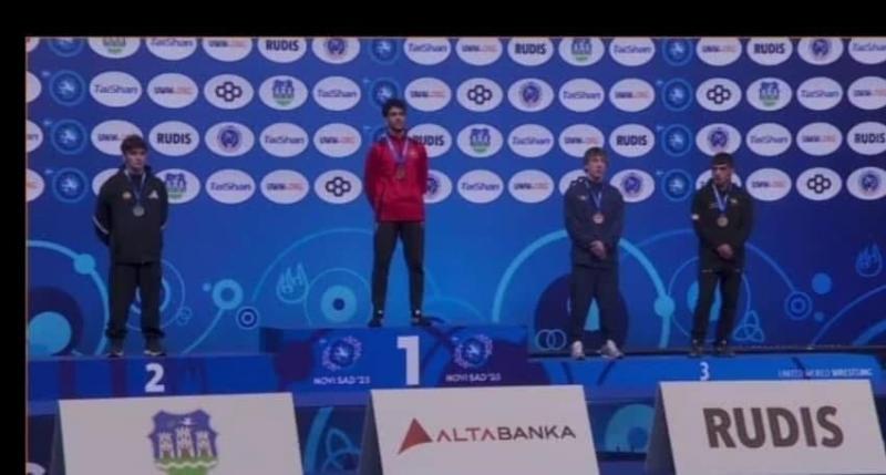 وزير الشباب والرياضة يهنئ البطل محمد حسن بذهبية العالم في المصارعة