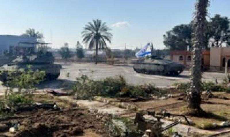 الاحتلال يطلق النار بشكل مكثف في منطقتي معن والشيخ ناصر جنوب غزة