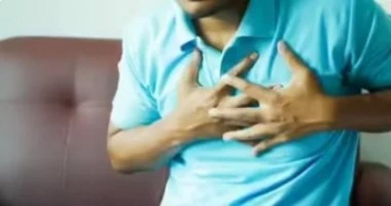 التجشؤ والانتفاخ علامات خفية لنوبة قلبية صامتة