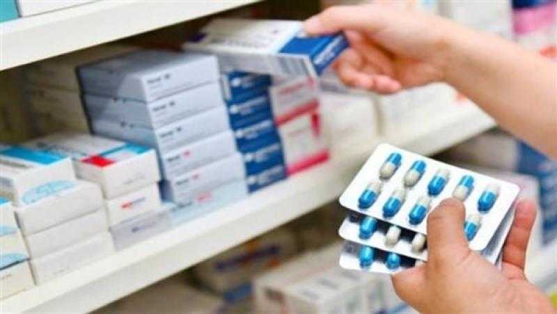 هيئة الدواء تحذر من عبوات مقلدة لمضاد حيوي شهير بالصيدليات