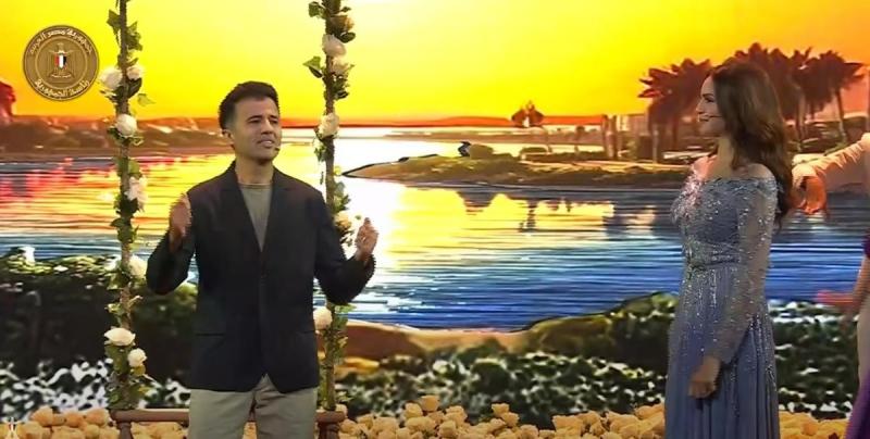 بحضور الرئيس السيسي.. آمال ماهر وحمزة نمرة يقدمان أغنية مصر ”وطن السلام”