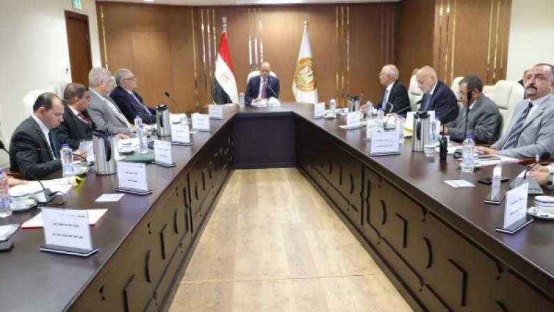 العمل: 61 مليون جنيه من صندوق الطوارئ لـ18 ألف عامل