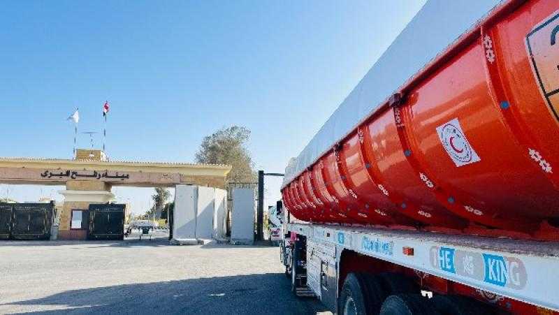 الهلال الأحمر يطلق قافلة زاد العزة رقم 58 إلى غزة محملة بـ423 شاحنة مساعدات إنسانية