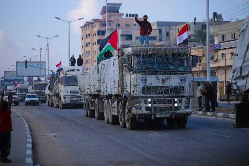 اللجنة المصرية بغزة: حجم المساعدات الموزعة على الفلسطينيين يقترب من مليون طرد