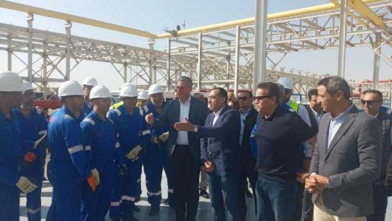 رئيس الوزراء يفتتح تشغيل وحدة استرجاع الغازات بالنصر للبترول في السويس