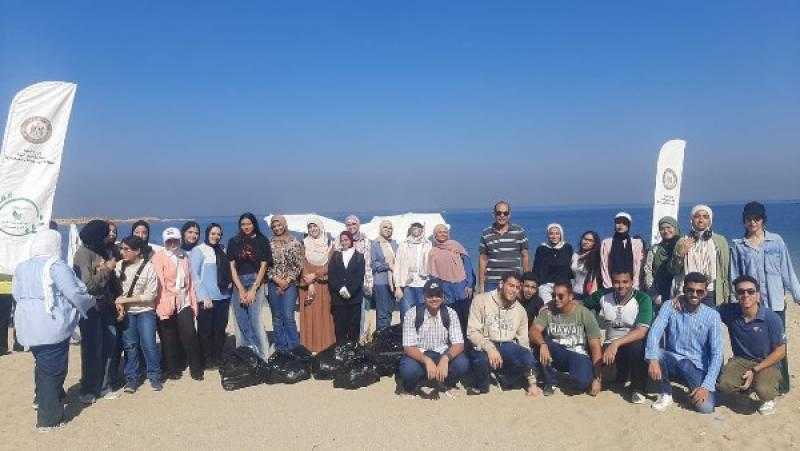البيئة تنظم حملة لتنظيف شاطئ سيد درويش بالإسكندرية استعدادًا لمؤتمر COP24