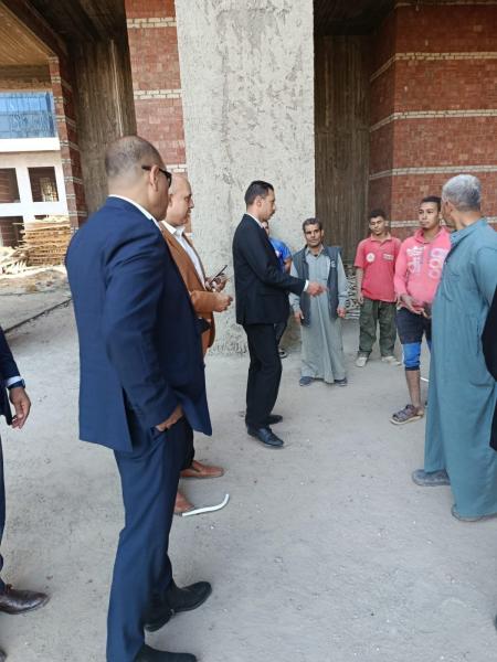 وزير العمل يتدخل ميدانيًا لوقف مخالفات شركتين مقاولات بعد رفضهما إجراءات التفتيش