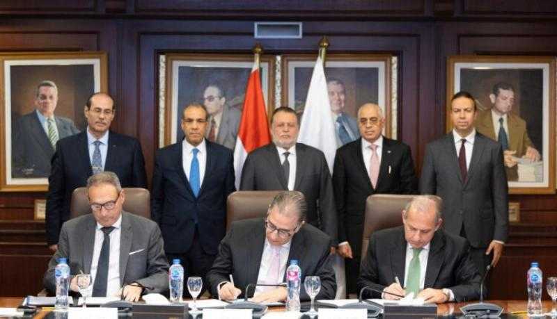 البنك الأهلي المصري يشارك في مبادرة «افتح حسابك في مصر» للمصريين العاملين بالخارج التي أطلقها البنك المركزي المصري ووزارة الخارجية والهجرة