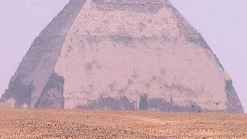 الصحة: إنقاذ ناجح لسائحة إسبانية أصيبت داخل هرم سنفرو المنحني بدهشور