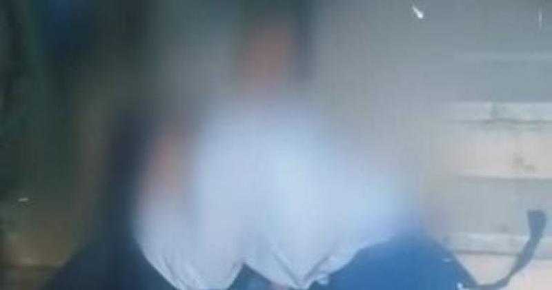 النيابة تطلب تحليل عينة من دم المتهم بقتل ربة منزل وأبنائها الثلاثة فى فيصل