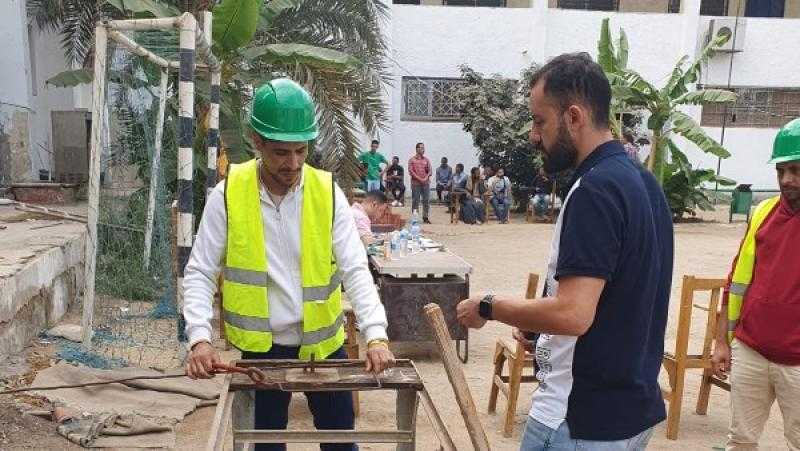 مواصلة اختبارات المتقدمين للعمل في مهنة ”حداد مسلح” الخليج