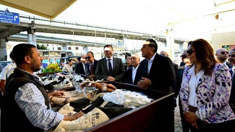 الباعة الجائلون في حديثهم مع مدبولي عن سوق العتبة: مكناش نحلم بحاجة زي كده