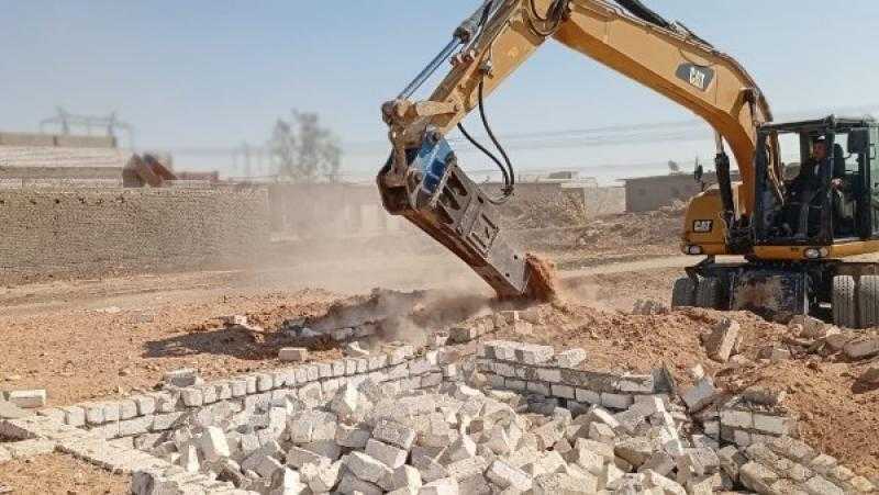 محافظ أسيوط: استرداد 1187 مترًا مربعًا وإزالة 41 حالة تعد في 8 مراكز