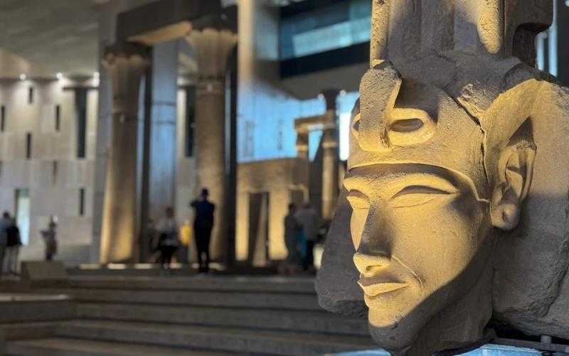 شاشات عملاقة لنقل احتفالية افتتاح المتحف المصري الكبير بالفيوم