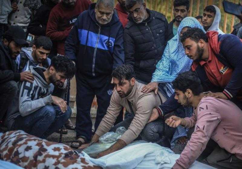 59 شهيدا بينهم 22 طفلا في غارات إسرائيلية على منازل وخيام النازحين بغزة