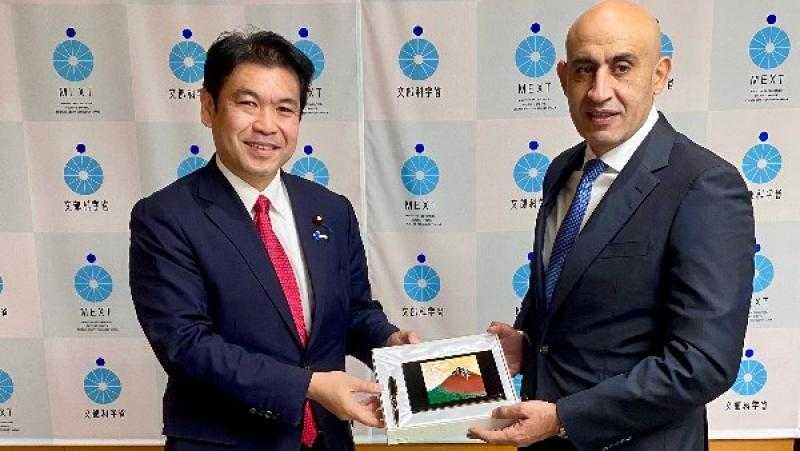 وزير التعليم يلتقي نظيره الياباني عقب توليه منصبه والأخير يشيد بأداء عبد اللطيف