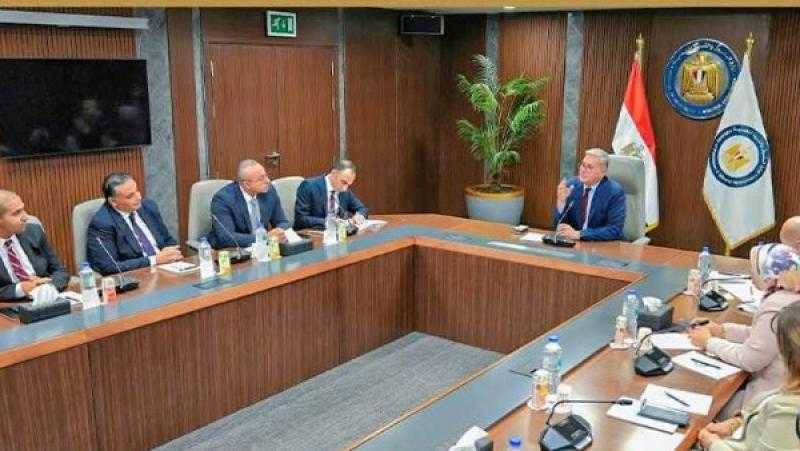 وزير البترول يلتقي مجموعة من كوادر الإدارة المتوسطة والشابة