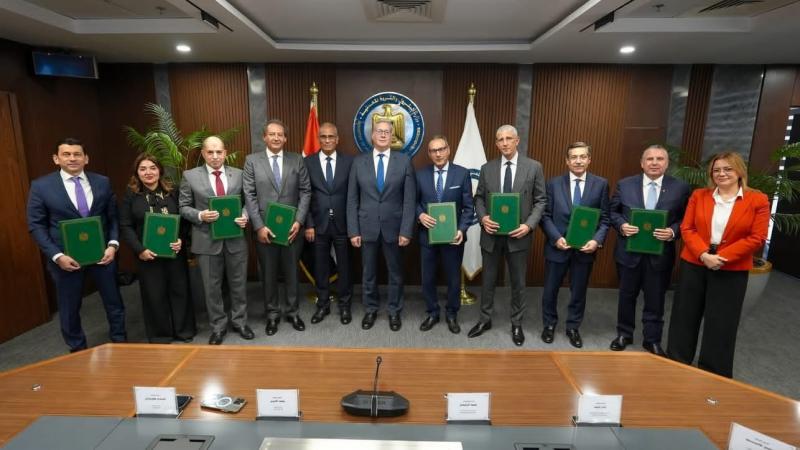 بقيمة 135 مليون دولار .. وزير البترول يشهد توقيع عقد تمويل مشروع الإيثانول الحيوي مع تحالف مصرفي