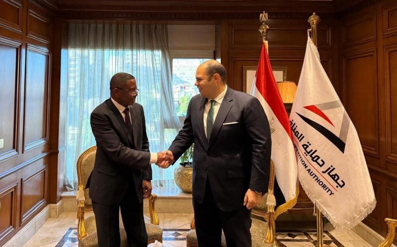 رئيس جهاز حماية المنافسة يعقد عدة لقاءات ثنائية مع رؤساء أجهزة المنافسة الأفريقية