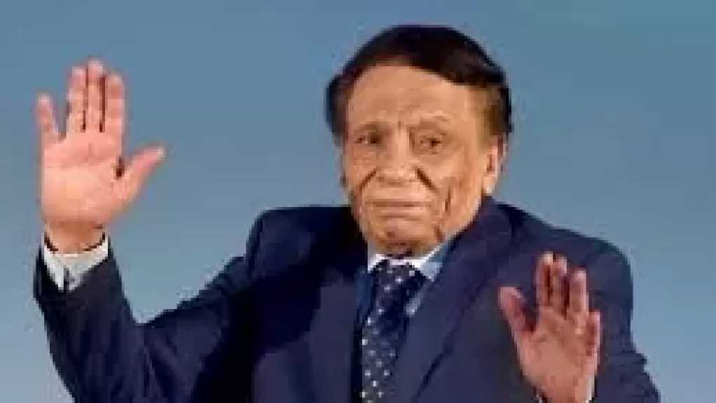 يسرا تكشف الوضع الصحي الحقيقي للزعيم عادل إمام