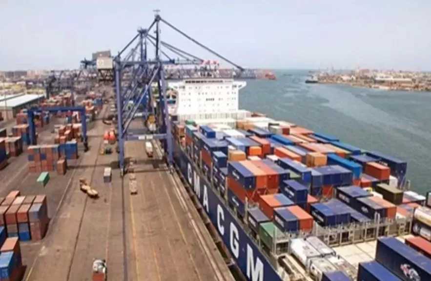 تداول 14 ألف طن بضائع و748 شاحنة بموانئ البحر الأحمر