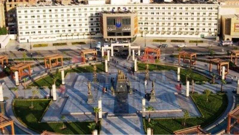 تجهيزات مكثفة وتركيب شاشات بالمدن ومراكز الشباب بأسوان لنقل افتتاح المتحف المصرى