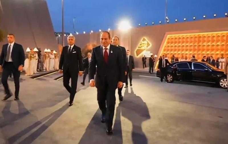 الرئيس السيسي يصل مقر المتحف المصري الكبير لبدء فعاليات الافتتاح الرسمي