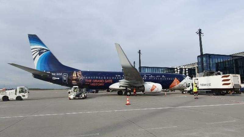 حملة دعاية دولية| مصر للطيران تُحلّق بطائرة مزيّنة بالكامل بشعار المتحف حول العالم.. صور