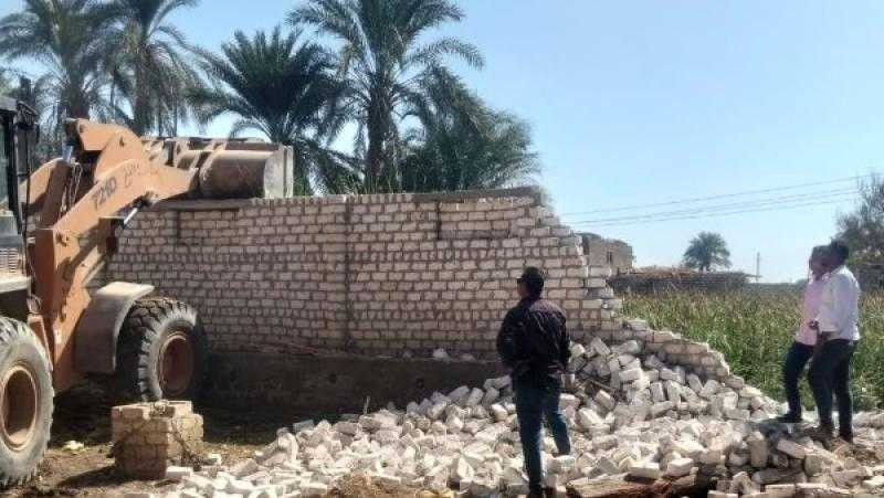 محافظ أسيوط: استرداد 39 فدانًا و520 مترًا خلال تنفيذ 17 قرار إزالة