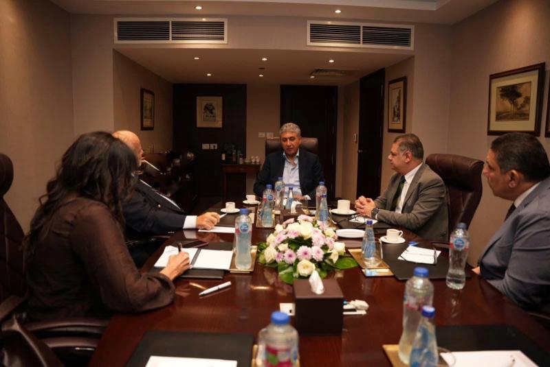 وزير السياحة والآثار يجتمع مع رئيس المجلس العالمي للسفر والسياحة لتعزيز التعاون ودعم الاستثمارات السياحية في مصر