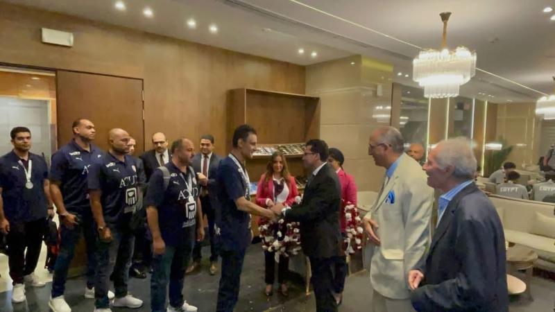 وزير الشباب والرياضة يستقبل بعثة منتخب ناشئي اليد بعد التتويج وصيفًا للعالم بالمغرب