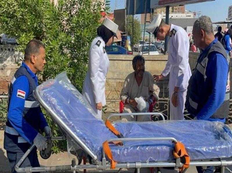 إنقاذ مسن ونقله إلى المستشفى لتلقي العلاج بالفيوم
