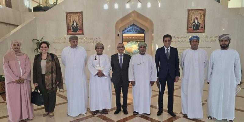 مساعد وزير الخارجية يزور مسقط لبحث أوضاع الجالية المصرية | صور