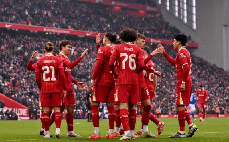 سلوت يعلن غياب ثلاثي ليفربول عن مواجهة ريال مدريد في دوري الأبطال